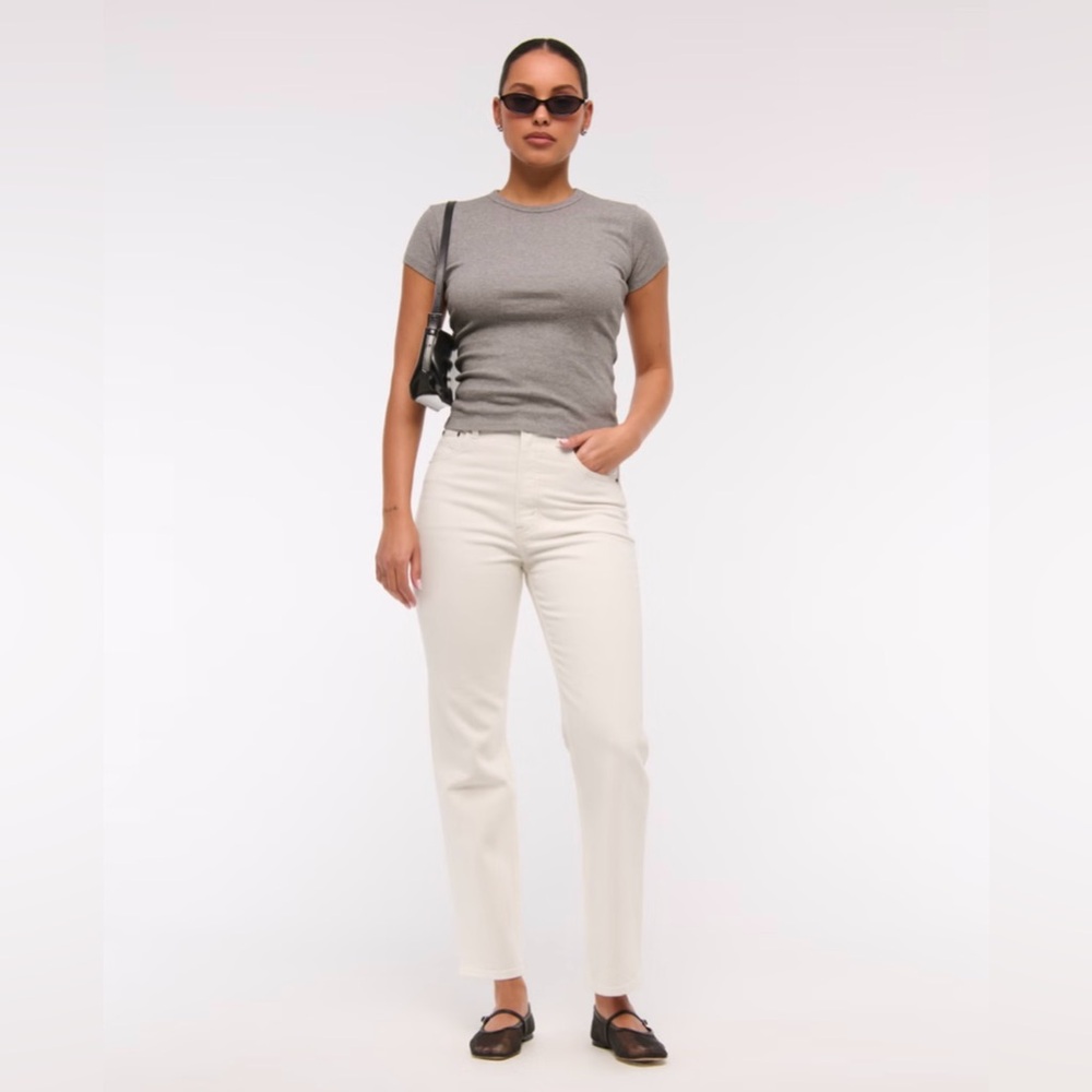 Abercrombie & Fitch Ultra High Rise Ankle Straight Jean